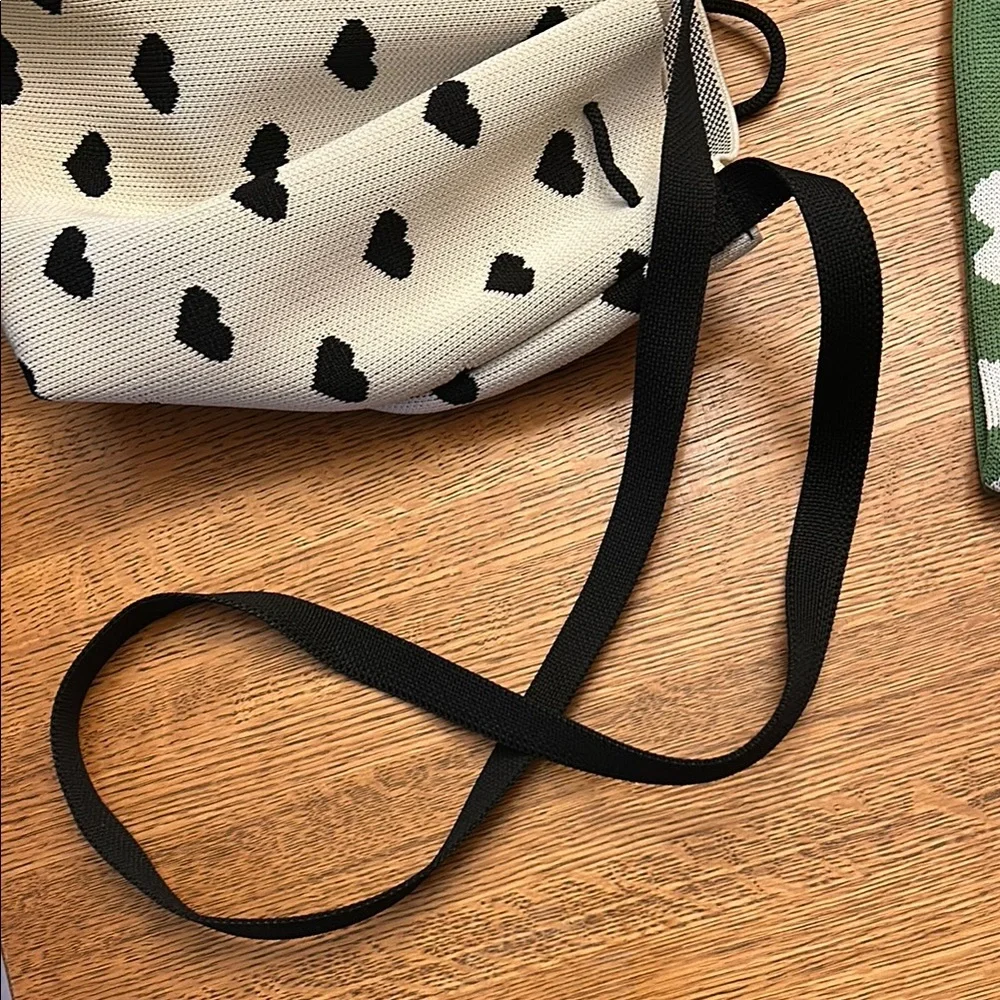 Heart and Panda Knit Bags - Picture 4 of 10
